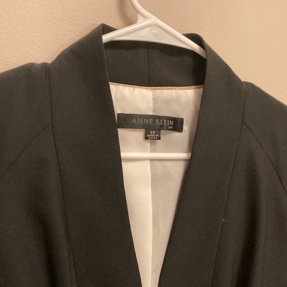 Anne Klein short sleeve jacket - Picture 3 of 7